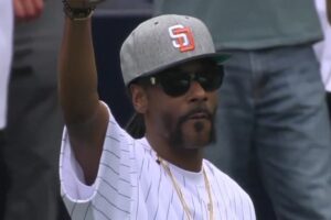 snoop dogg first pitch