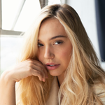 Alexis Ren