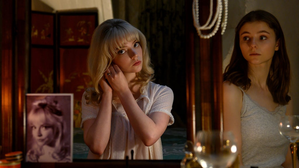 LAST NIGHT IN SOHO Anya Taylor-Joy Thomasin McKenzie