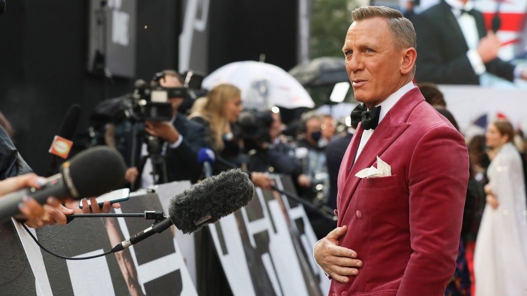 daniel craig no time to die solo