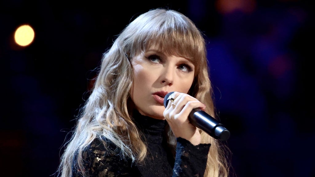 Taylor Swift performing at Rock and Roll Hall of Fame