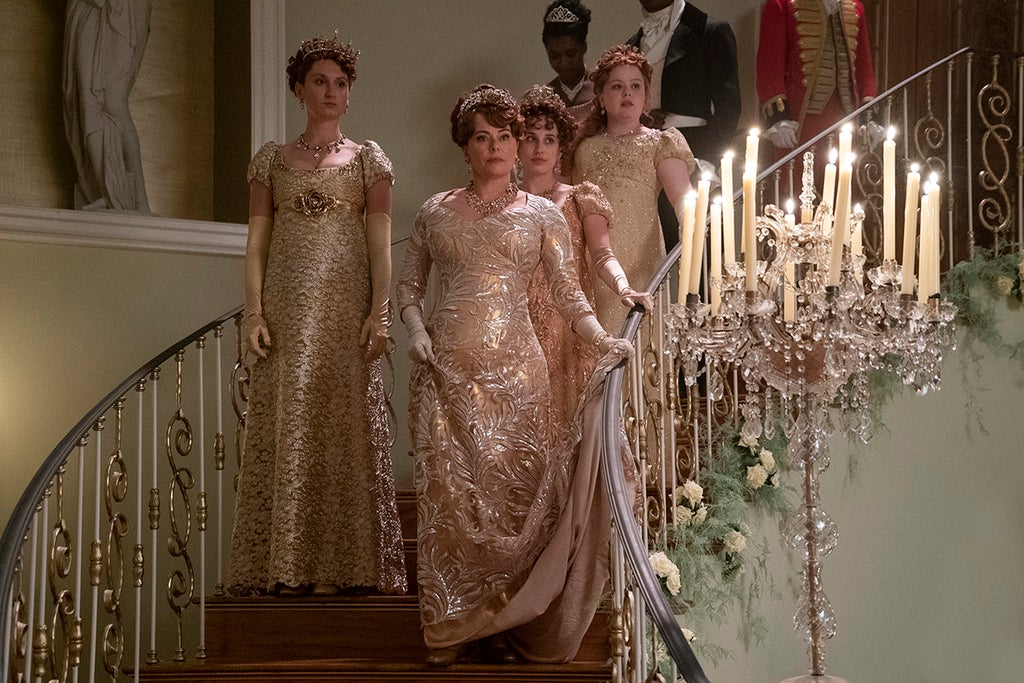 Bessie Carter as Prudence Featherington, Polly Walker as Lady Portia Featherington, Harriet Cains as Philipa Featherington, Nicola Coughlan as Penelope Featherington in Episode 201 of "Bridgerton" (Liam Daniel/Netflix)