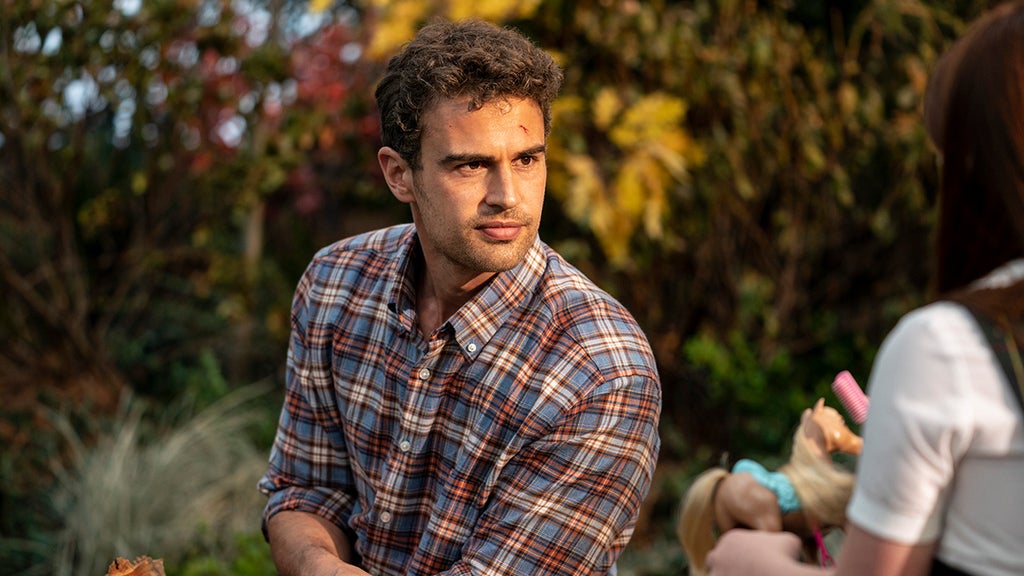 Theo James in "The Time Traveler's Wife" (HBO)
