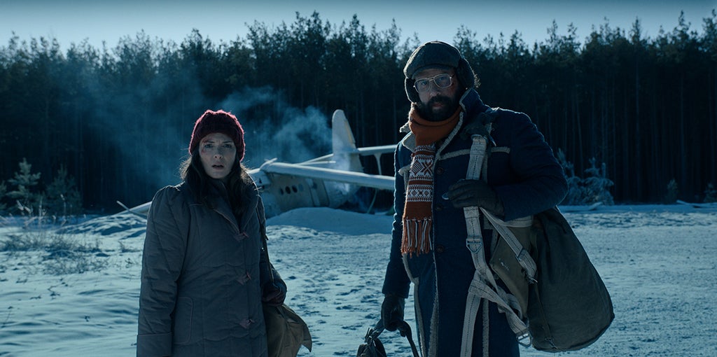 Winona Ryder as Joyce Byers and Brett Gelman as Murray Bauman in "Stranger Things" (Netflix)