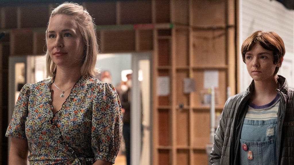 barry-season-3-episode-1-sarah-goldberg-elsie-fisher