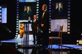 Brittania Awards: ‘Lincoln’ Star Daniel Day-Lewis Carries on ‘Empty Chair’ Theme (Photos)