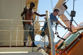 ‘Captain Phillips’ Review: Taut Suspense, Iffy Racial Politics, Unfussy Tom Hanks (Video)