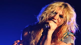 Kesha’s Face Is ‘Swollen From Tears’ as Singer Thanks Fans for Support