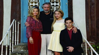 ‘The Family’ Review: Robert De Niro’s Mob Comedy Has a Few Killer Chuckles