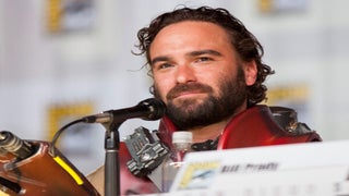 ‘Big Bang Theory’ Star Johnny Galecki Thanks Firefighters After His House Burns Down