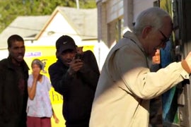 Johnny Knoxville Has Sex With a Soda Machine in ‘Bad Grandpa’ Redband Trailer (Video)