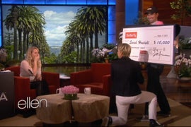 Ellen DeGeneres Pays it Forward With Whopping $10K Tip to Waitress (Video)