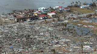 CNN, Al Jazeera Reporters Describe the Terror of Being Caught in Typhoon Haiyan (Video)