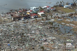 CNN, Al Jazeera Reporters Describe the Terror of Being Caught in Typhoon Haiyan (Video)
