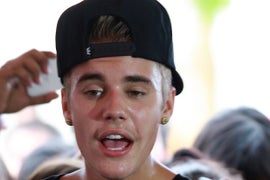 Justin Bieber’s Pot Plane Claims: Singer Allegedly ‘Extremely Abusive’ Towards Flight Crew