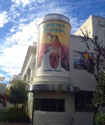 Peter O’Toole Smiles on the Sony Lot in ‘Lawrence of Arabia’ Banner (Updated)