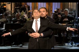 SNL: Leonardo DiCaprio Crashes Jonah Hill’s Monologue – And They Do the Flying Scene From ‘Titanic’!