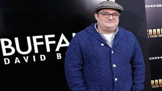 ‘SNL’s’ Bobby Moynihan to Play Stripping Cop on USA’s ‘Playing House’
