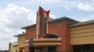 Man Killed, Woman Wounded in Shooting Over Cell-Phone Use at Florida ‘Lone Survivor’ Screening