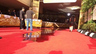 Golden Globes: Sprinkler Floods Red Carpet – ‘It Smells Like a Wet Dog’