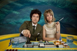 Kristen Wiig, Tobey Maguire’s ‘Spoils of Babylon’ Premieres Strong