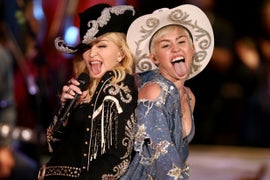 Miley Cyrus on ‘Unplugged’: Madonna and I Have Same Message – Don’t Be Afraid of Sexuality (Video)