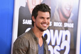 Taylor Lautner Replacing Andy Samberg on BBC Comedy ‘Cuckoo’