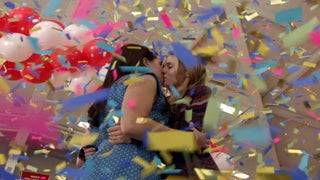 ‘American Idol’ Alum Katie Stevens and Rita Volk Kiss, Become Insta-Lesbians in MTV ‘Faking It’ Trailer (Video)