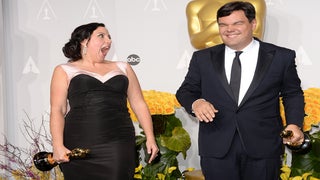 Oscars: ‘Let It Go’ Oscar Winner Receives EGOT Pasta Necklace Backstage