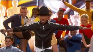 Oscars: Pharrell Dances With Lupita Nyong’o, Meryl Streep and Amy Adams During ‘Happy’ Performance (Video)