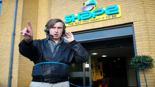 ‘Alan Partridge’ Review: Steve Coogan’s Hilarious Creation Remains Vain, Even at Gunpoint