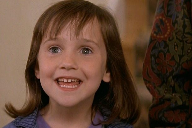 Retour de vacances [PV Cassiopea Borealis & Léo Rookwood] Mara-Wilson-Mrs.-Doubtfire