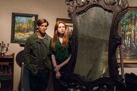 ‘Oculus’ Review: Siblings Investigate Things That Go Bump in Their Past