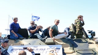 Mel Gibson, a Tank and ’80s Action Stars Overload – ‘Expendables 3’ Sunday Morning Spectacle (Photos)