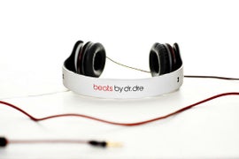 Apple Nears Deal to Buy Dr. Dre’s Beats Electronics for $3.2 Billion