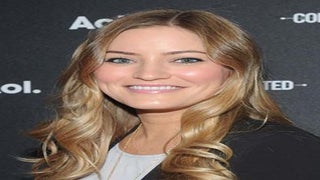 YouTube Star iJustine to Write Book About Livestreaming Her Life