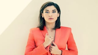 Lizzy Caplan’s ‘Sex’ Education: ‘I Thought There Would Be Backlash About the Nudity’