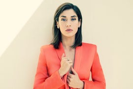 Lizzy Caplan’s ‘Sex’ Education: ‘I Thought There Would Be Backlash About the Nudity’