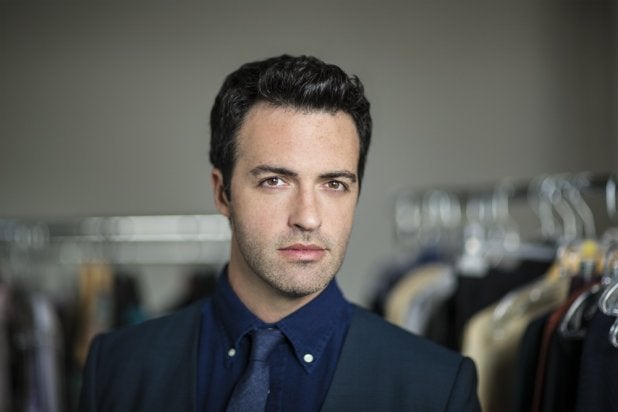 Reid Scott joins the cast of "The Intern"