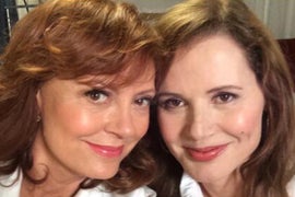 Susan Sarandon and Geena Davis Re-Create Iconic Selfie (Photo)