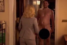 Chris Pratt Flashed Amy Poehler His ‘Snake’ During ‘Parks and Recreation’ Scene (Video)