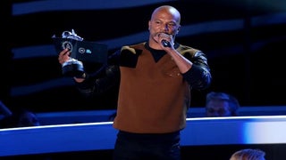 MTV VMAs Ferguson Tribute: Common Leads Moment of Silence for Shooting Victim Michael Brown (Video)