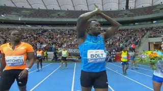 Usain Bolt Breaks 100m Indoor World Record (Video)
