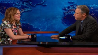 Jon Stewart Confesses Biggest Interview Regret to Elisabeth Moss (Video)