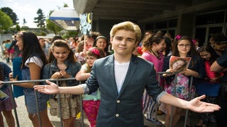 Critics and Viewers Trash Lifetime’s ‘Saved by the Bell’ Movie: ‘Atrocious,’ ‘Boring,’ ‘Yawn-Inducing Mess’