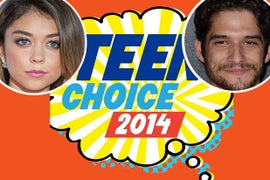 ‘Teen Wolf’ Star Tyler Posey and ‘Modern Family’s’ Sarah Hyland Kick Off ‘Teen Choice’ Awards