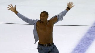 Cuba Gooding, Jr. Shoots, Scores and Strips at Blackhawks Hockey Game (Video)