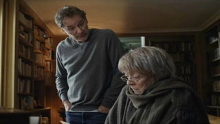 ‘My Old Lady’ Review: Maggie Smith, Kevin Kline Dazzle as Light Comedy Gives Way to Drama