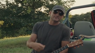 Tim McGraw Tells ‘Foxcatcher’ Director Bennett Miller Stories About Faith Hill and Music (Exclusive Video)