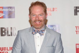 ‘Modern Family’ Star Jesse Tyler Ferguson Named Host of HGTV’s ‘Extreme Makeover: Home Edition’ Revival